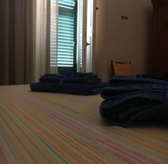 デラックスの４人部屋, Sole E Girasoli