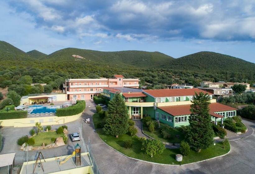 Quarto standart com varanda, Lu  Hotel Porto Pino