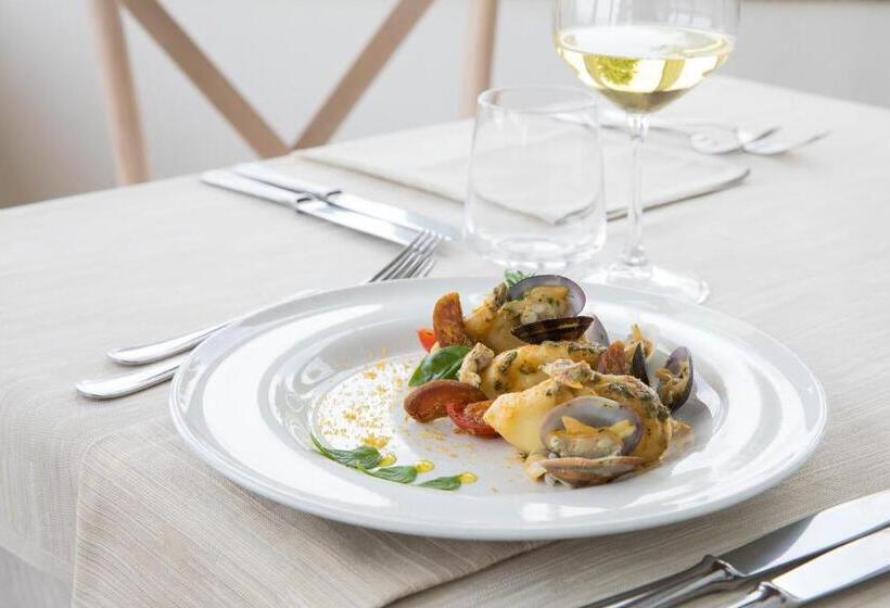 Полулюкс, Lu  Hotel Porto Pino