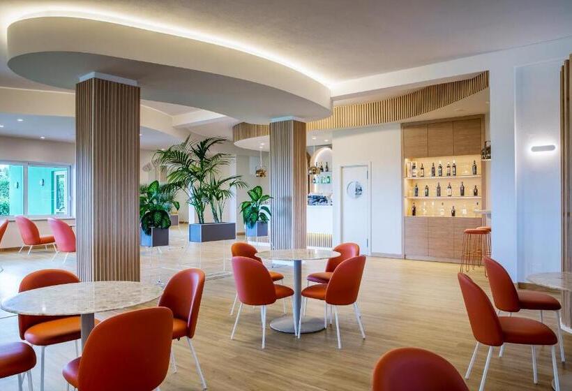 Четырехместный Номер Базовый, Lu  Hotel Porto Pino
