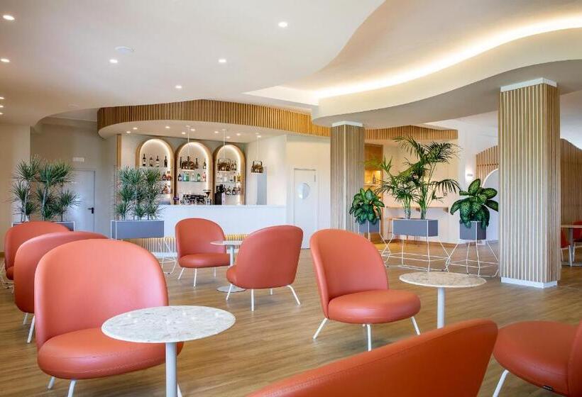 Quarto Triplo Basic, Lu  Hotel Porto Pino