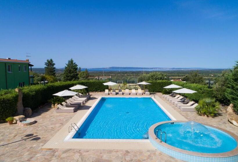 Четырехместный Номер Базовый, Lu  Hotel Porto Pino