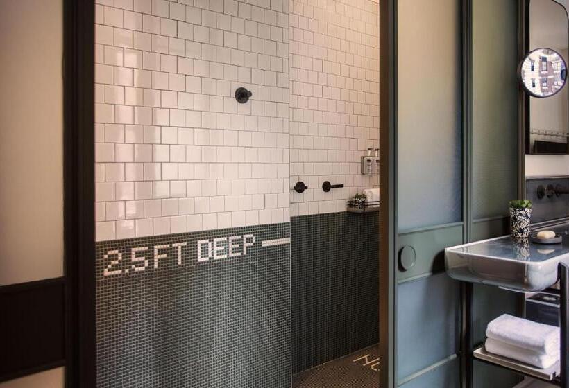 标准间, Moxy Nyc Times Square