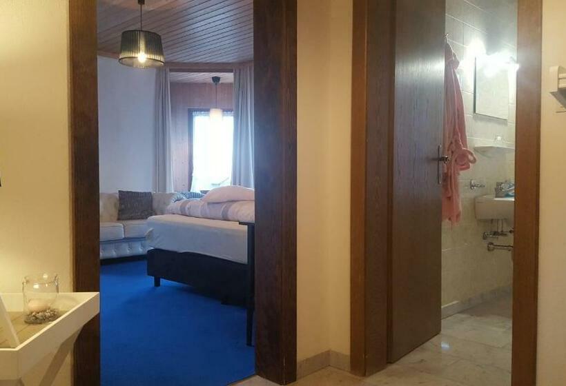 Трехместный Номер Стандарт с Балконом, Gasthof Gaistal