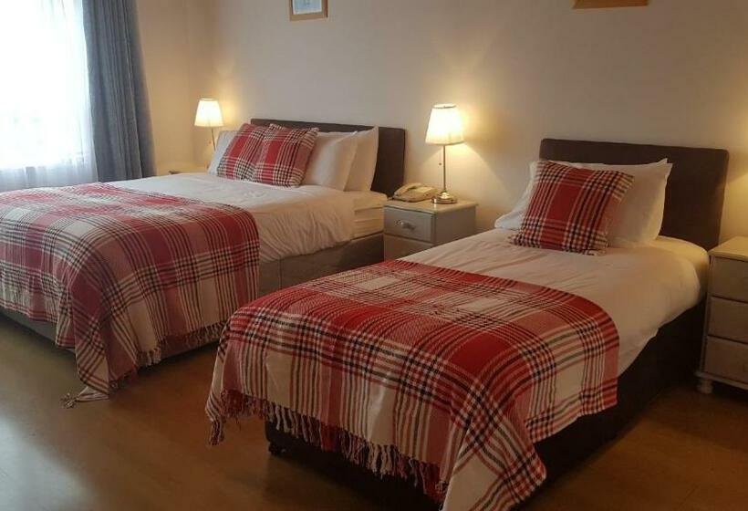 Семейный Номер, O Connor S Accommodation