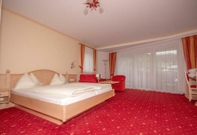 Полулюкс с Балконом, Berg & Spa Hotel Urslauerhof