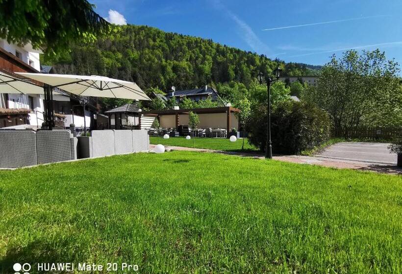 Номер Стандарт Трехместный, Tarvisio Four Seasons