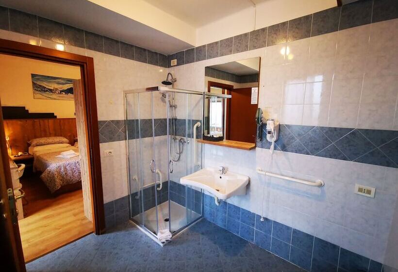 Номер Стандарт Трехместный, Tarvisio Four Seasons