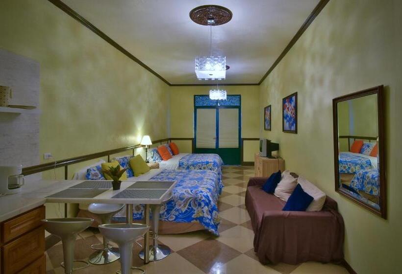 استودیوی استاندارد, Pista Q Hostel And Apartments