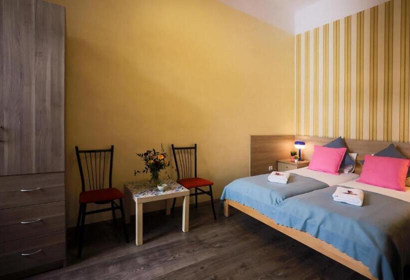Номер Стандарт, East Station Private Rooms & Apartments