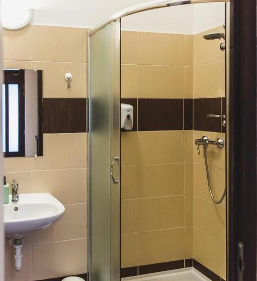 Апартаменты Дюплекс 1 Спальня, East Station Private Rooms & Apartments