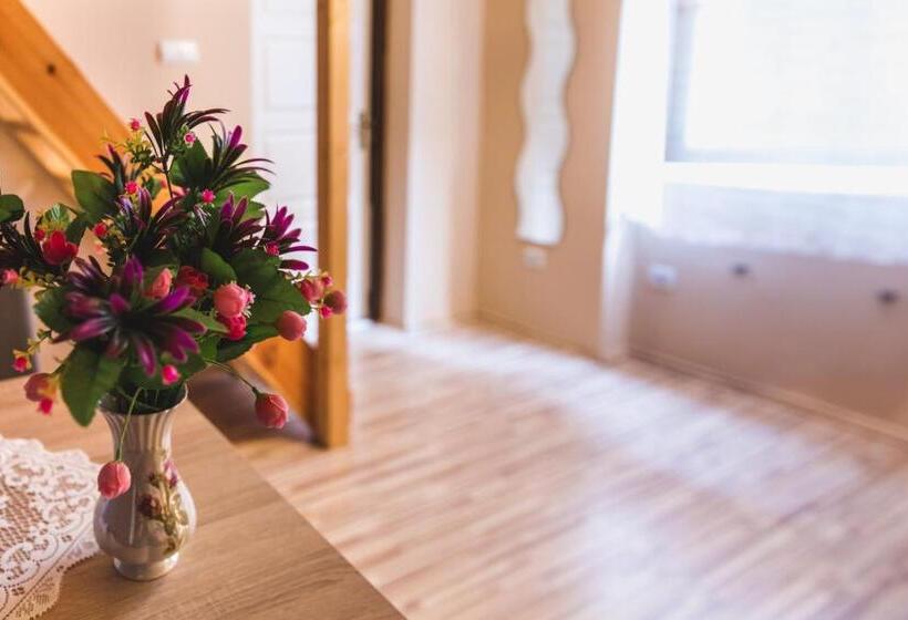 Apartamento Duplex 1 Quarto, East Station Private Rooms & Apartments