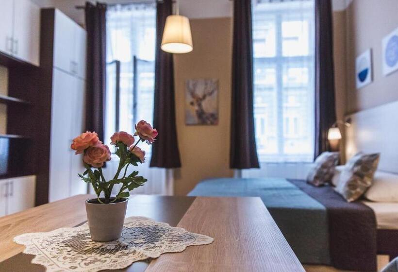 Апартаменты Superior 1 Спальня, East Station Private Rooms & Apartments