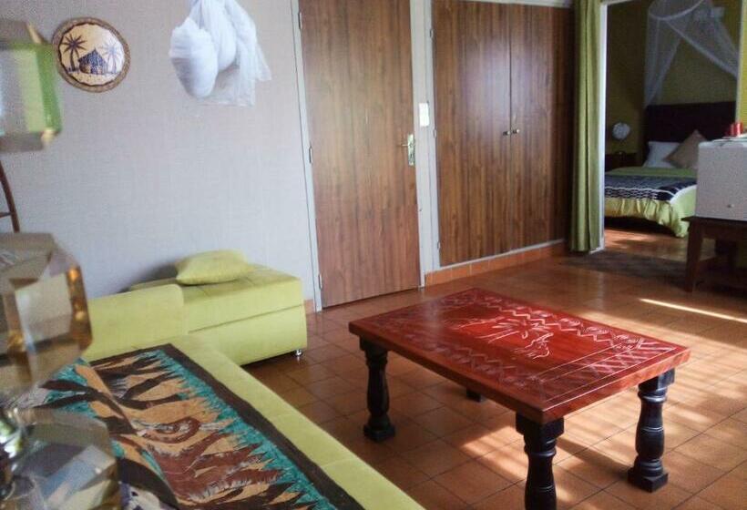 سوییت لوکس, Villa Mango