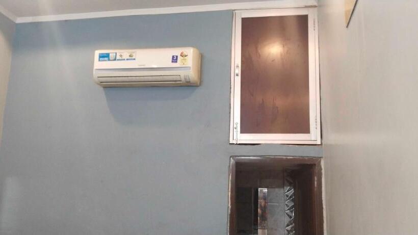 Трехместный Номер Классика, Oyo R. K