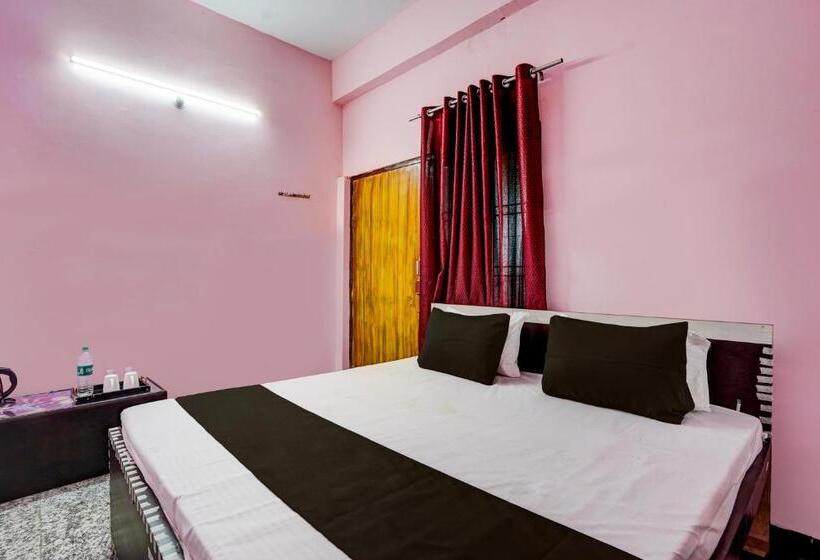 اتاق کلاسیک سه تخته, Oyo Flagship Hotel Radhe Inn