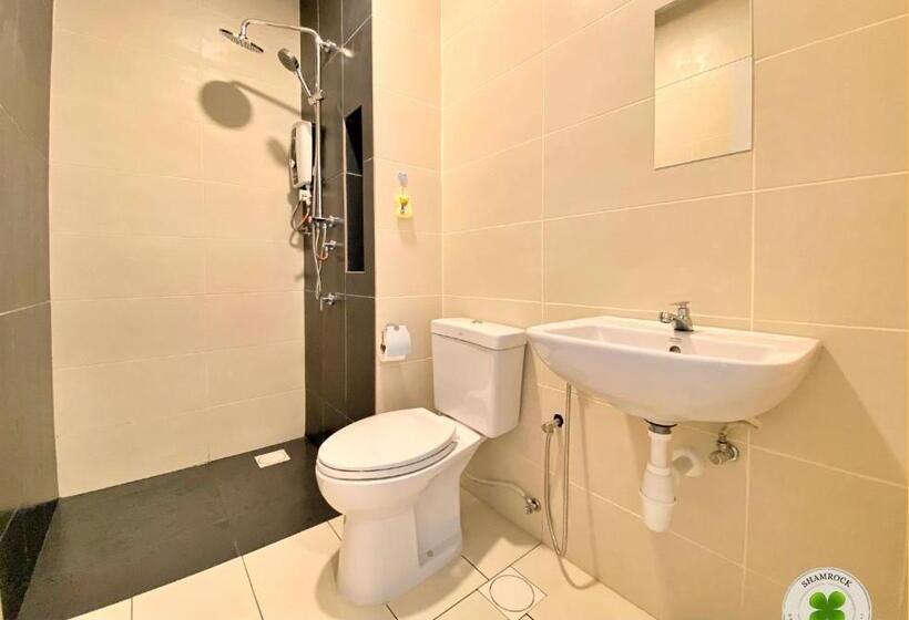 Номер Deluxe, Pacific Tower Petaling Jaya By Shamrock