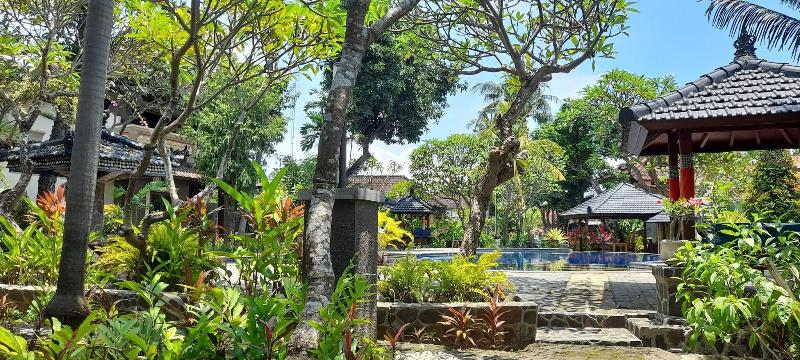 اتاق خانوادگی تودرتو, Puri Bali