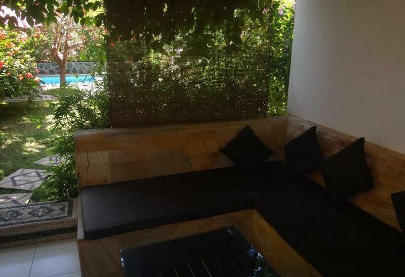 اتاق لوکس با تخت بزرگ, Villa Lumbalumba