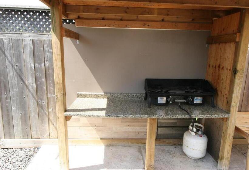 Номер Стандарт, Pelican Guest House. Village Style Living. Spend Vacation Time In Eco Place!