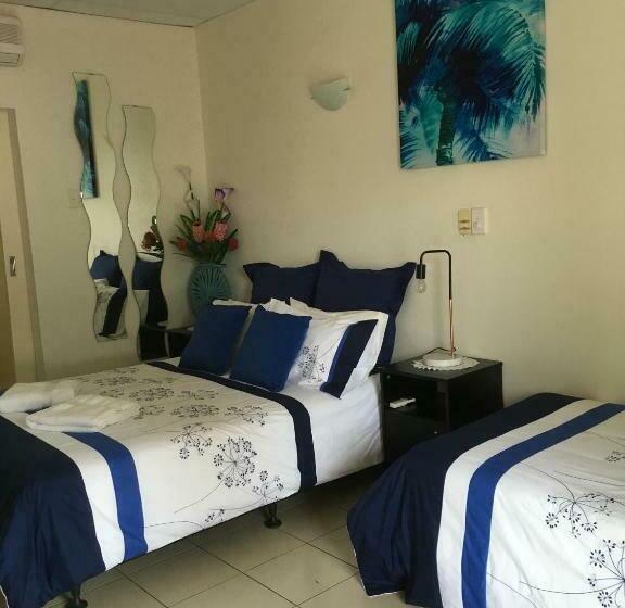 디럭스 룸, Black Marlin Motel