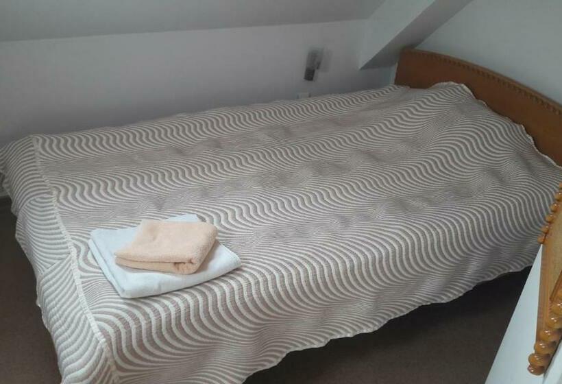 스위트, Family Hotel Rai