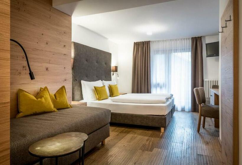 Номер Стандарт Трехместный, Des Alpes