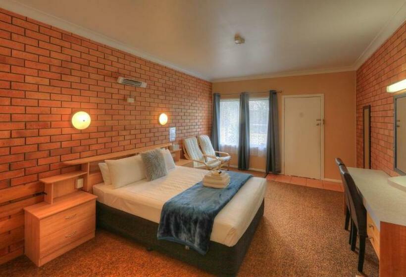 Номер Стандарт, Hilldrop Motor Inn