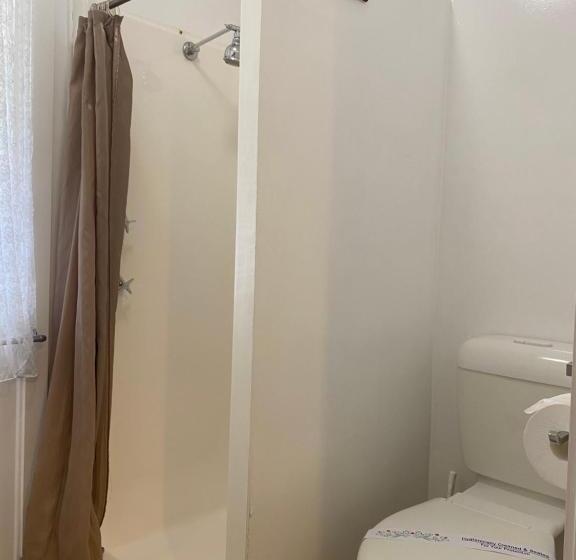 四人标准间, Motel Kempsey