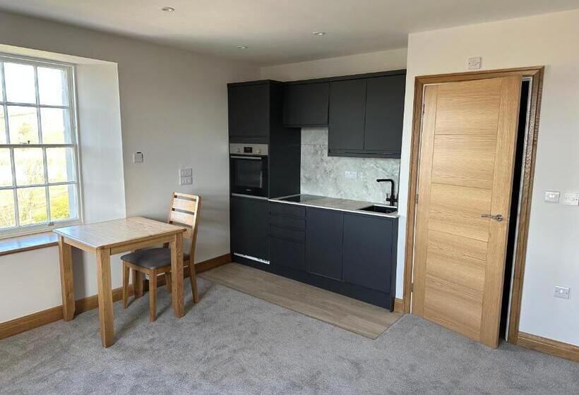 스탠다드 스튜디오, Grindal Studio Apartments   Newly Opened Luxury Accommodation