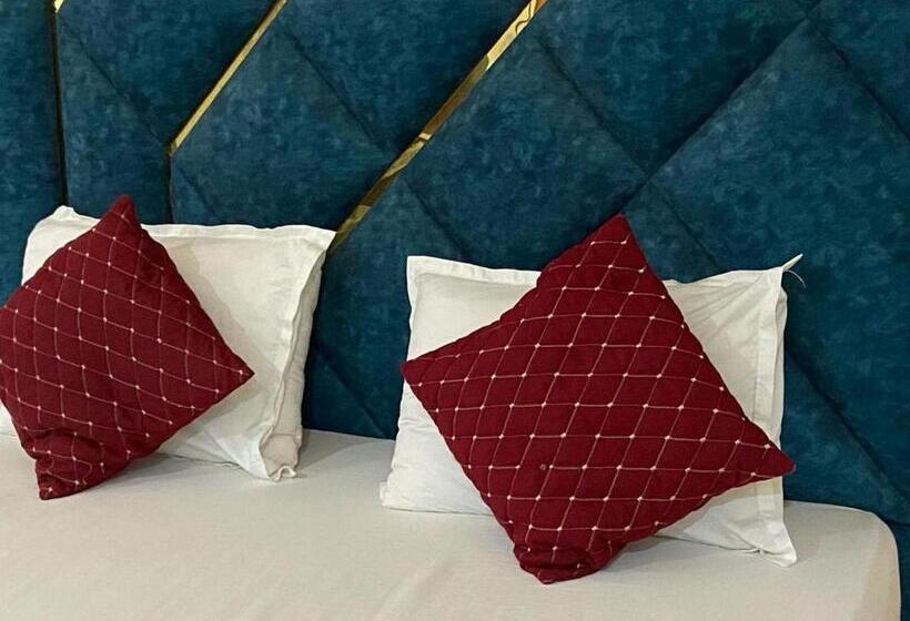Номер Deluxe, The Grand Touch & The Royal Touch, New Digha ! Easygooroms