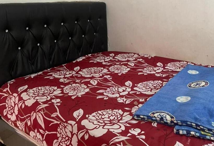 Номер Стандарт, Oyo 93849 Kng Homestay Syariah