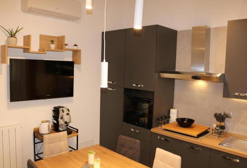 Номер Deluxe с Балконом, Allumaro House