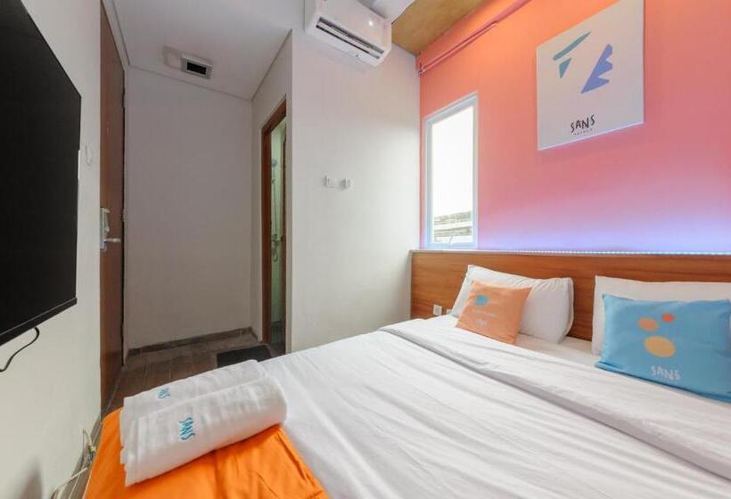 Номер Deluxe, Sans Hotel Pesona Bekasi