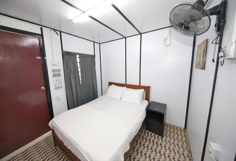 Номер Deluxe, Oyo 90960 Rajawali D Cabin Chalet Roomstay