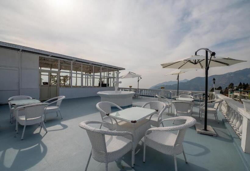 스탠다드 룸 킹사이즈 침대, White House Mussoorie