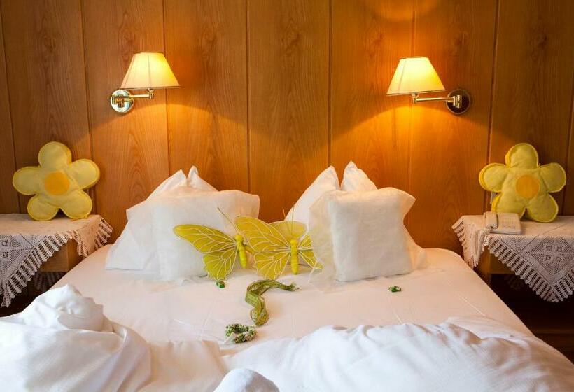 Номер Стандарт Трехместный, Mountain Hotel Mezdì