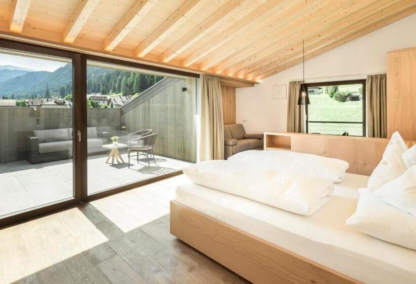 Студия Стандарт, Pra Palmer The Green B&b