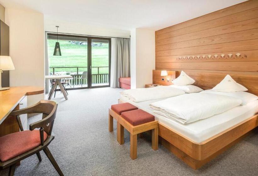 Полулюкс, Pra Palmer The Green B&b