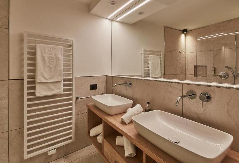 Люкс 2 Спальни, Mountain Hotel Mezdì
