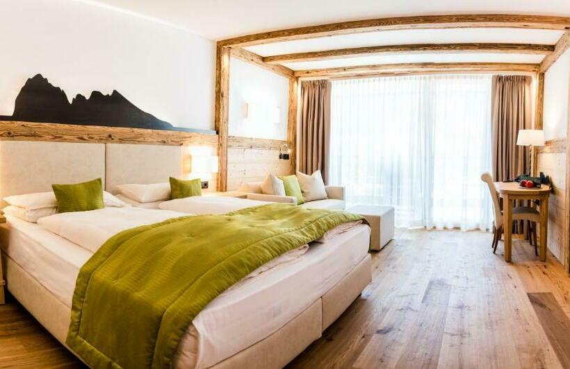 اتاق استاندارد با چشم‌انداز کوهستان, Vitalhotel Dosses