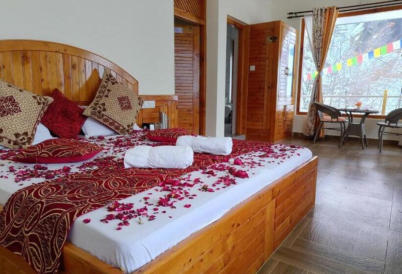 Четырехместный Номер Стандарт с Балконом, Erm   Luxury Boutique Stay