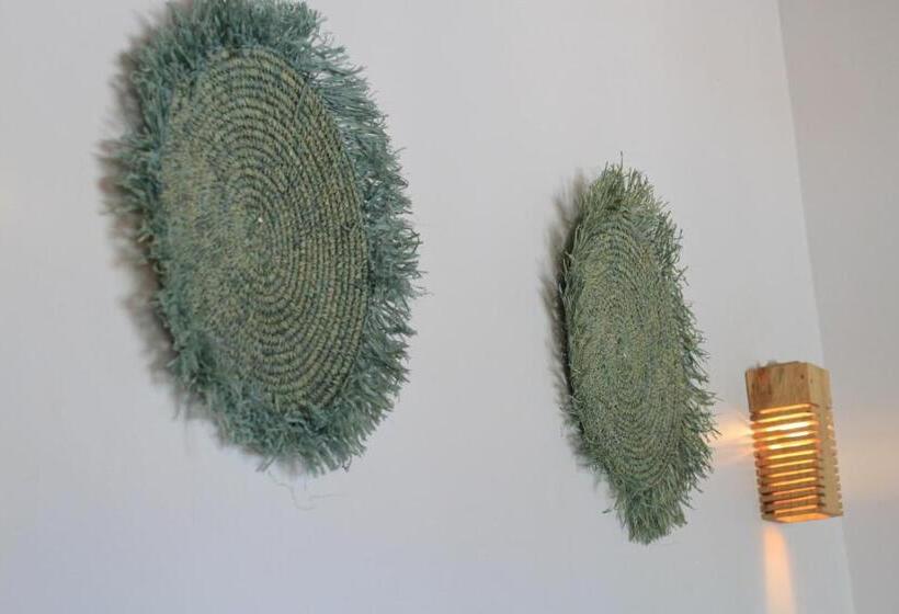 اتاق لوکس با تخت بزرگ, Villa Mentawai