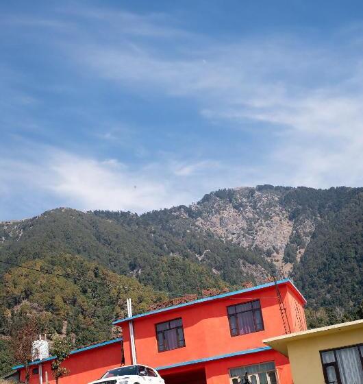 マウンテンビュースタンダードルーム, Orange House