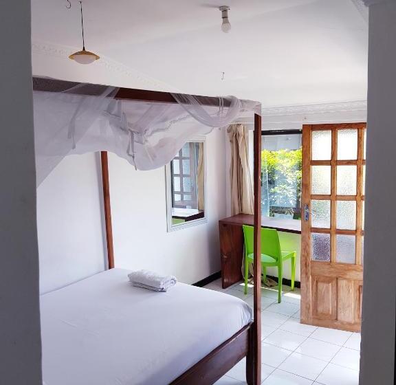 اتاق استاندارد, Chinyonga Guesthouse