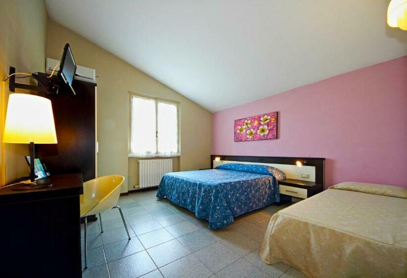 Номер Стандарт Трехместный, Albergo La Quiete