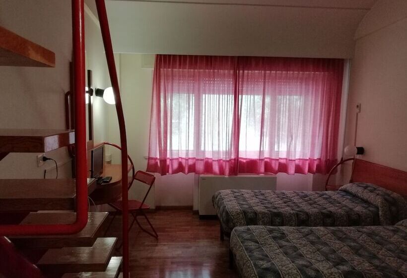 اتاق استاندارد سه نفره, La Fonte