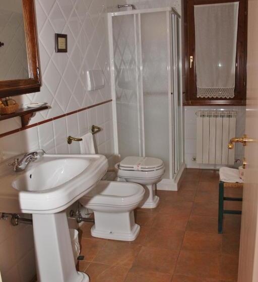 اتاق استاندارد یک نفره, Locanda Salimbeni