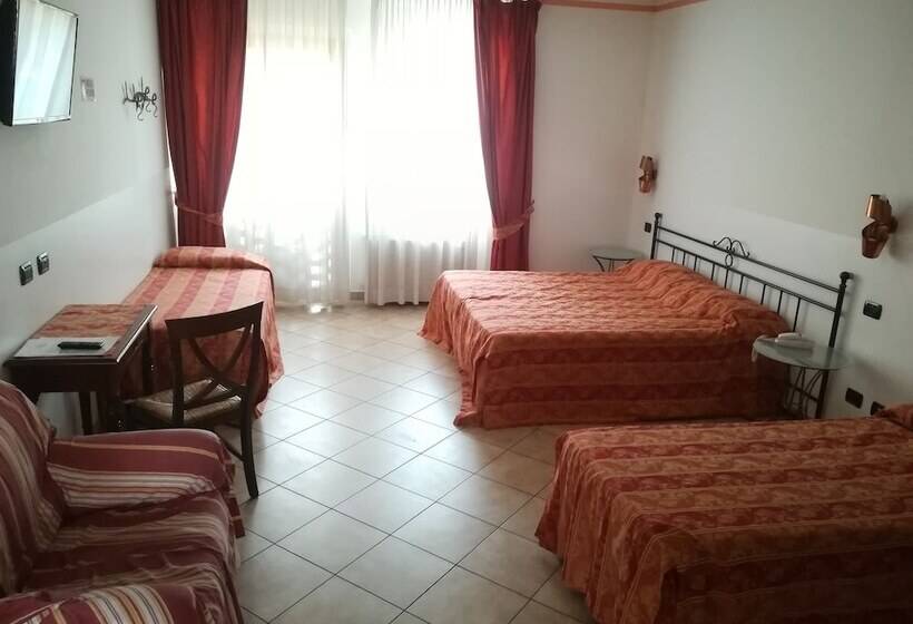 Номер Стандарт Трехместный, Ristorante Italia