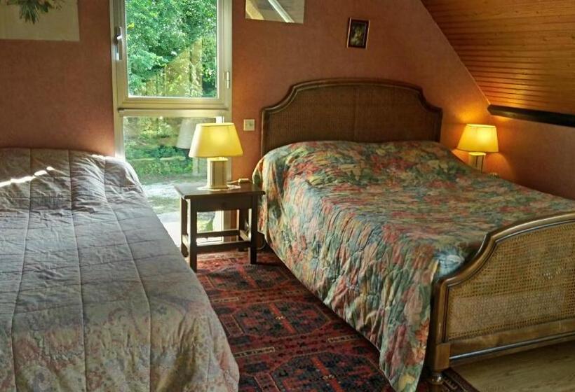 Трехместный Номер Стандарт Вид на Сад, La Petite Londe